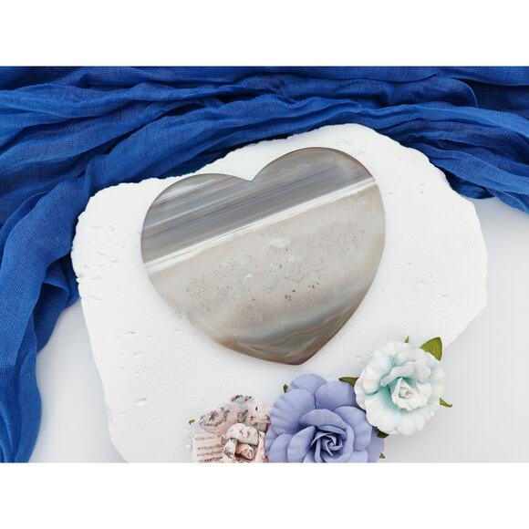 Large Druzy Agate Flat Heart Crystal Carving - Picture 2 of 8